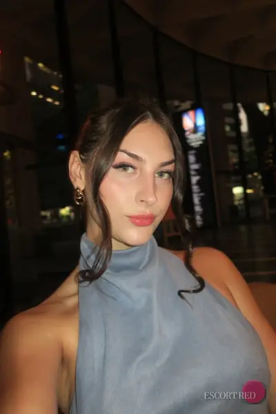 Isabella, Brazilian trans escort in Tokyo — photo 4