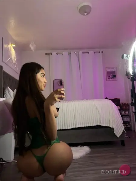 Isis, Brazilian trans escort in Hong Kong — photo 4