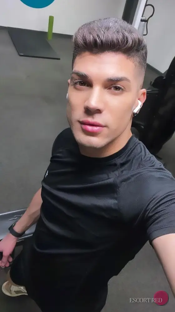 Kauan, Brazilian male escort in Macau