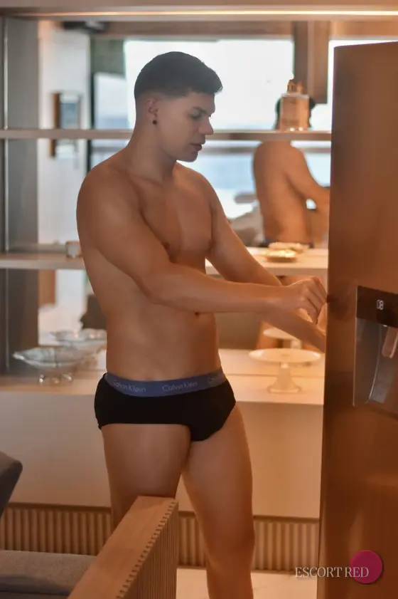 Kauan, Brazilian male escort in Macau — photo 3