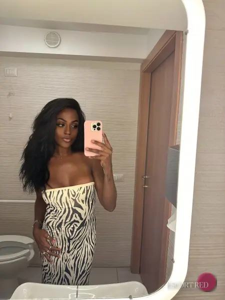 Keishla, British trans escort in Bangkok — photo 4