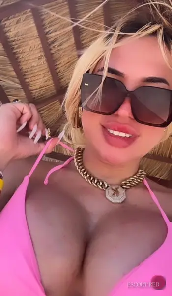 Kelly, Brazilian trans escort in Macau — photo 6