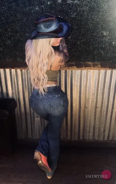 Kelsey, British trans escort in Macau — photo 4