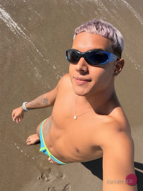 Lorenzo, Brazilian male escort in Bangkok — photo 4