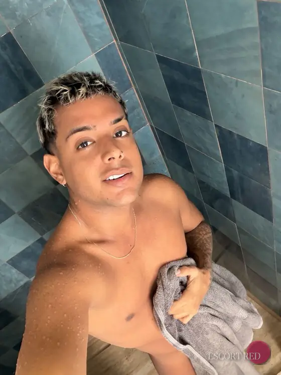 Lorenzo, Brazilian male escort in Bangkok — photo 5