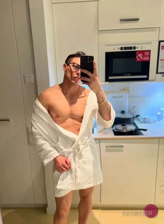 Luciano, Brazilian male escort in Macau — photo 6