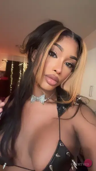 Mercedes, Indian trans escort in Hong Kong