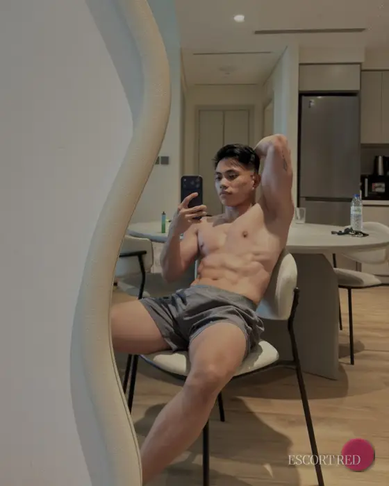 Nico, Vietnamese male escort in Bangkok — photo 5