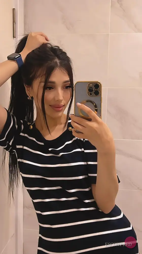 Oli, Czech escort in Tokyo