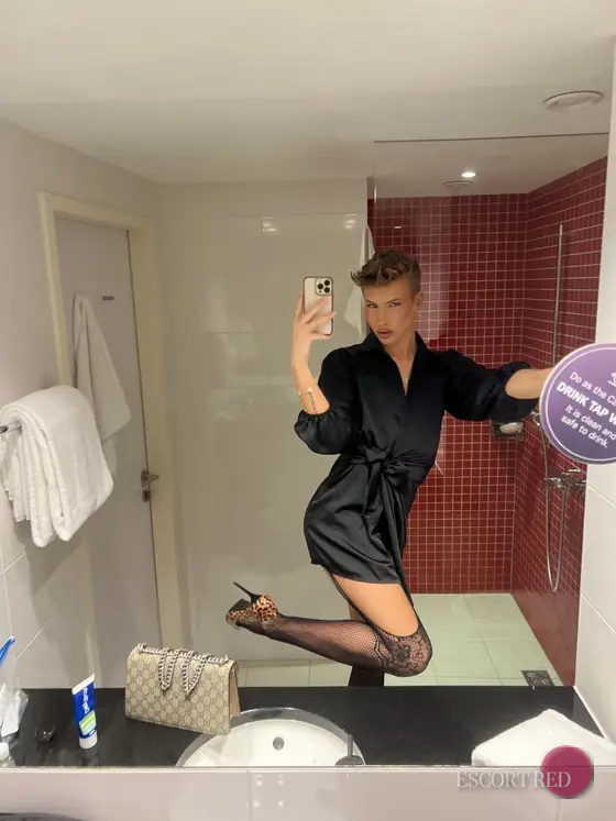 Paul, British male escort in Hong Kong — photo 5