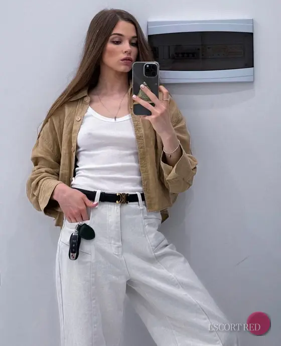 Pert, French escort in Bangkok — photo 4