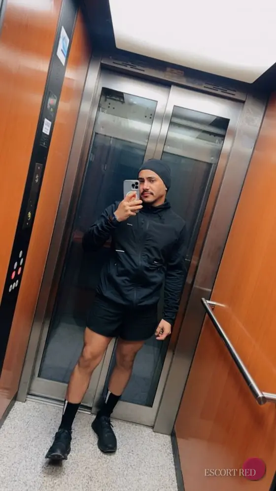 Petit, Brazilian male escort in Hong Kong — photo 3