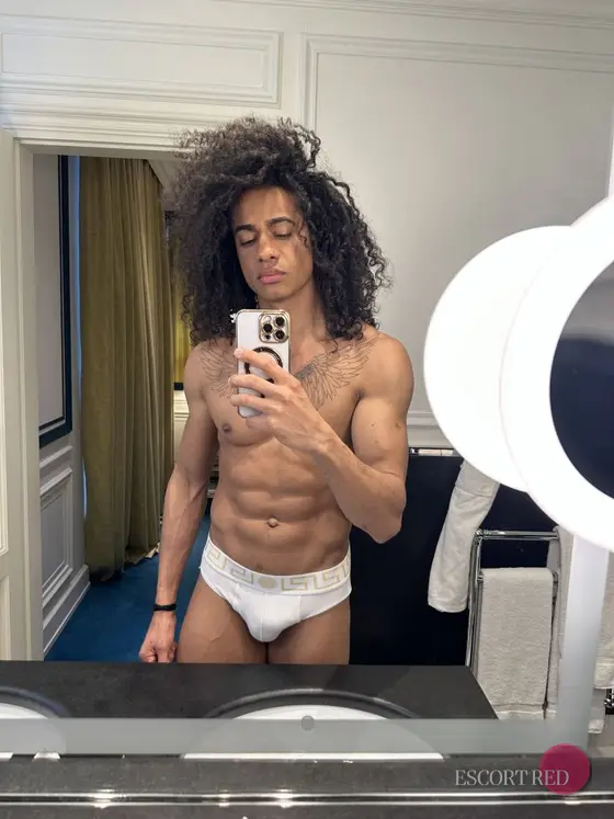 Pietro, Brazilian male escort in Tokyo