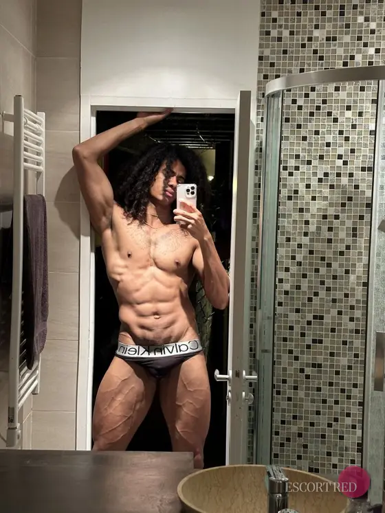 Pietro, Brazilian male escort in Tokyo — photo 5