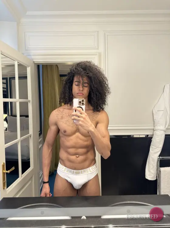 Pietro, Brazilian male escort in Tokyo — photo 6