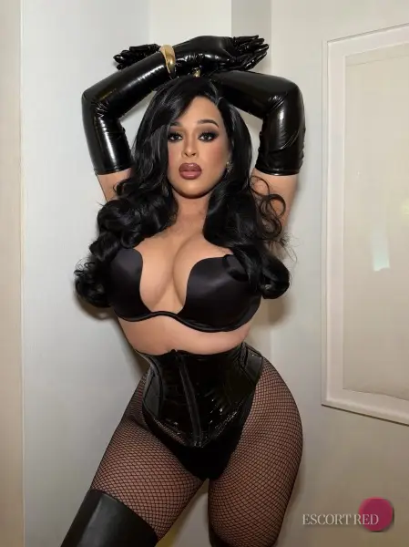 Raven, Brazilian trans escort in Bangkok — photo 4