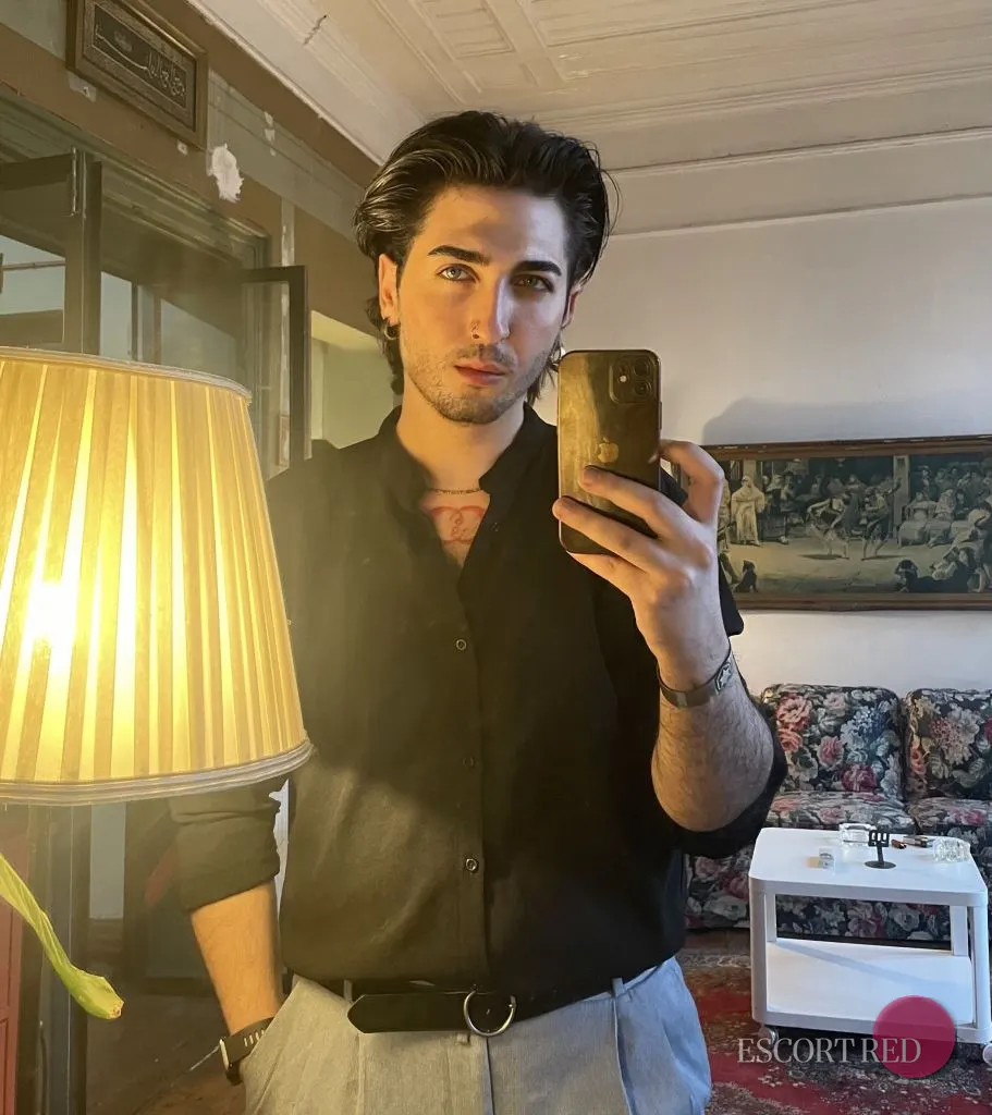 Rex, British male escort in Macau