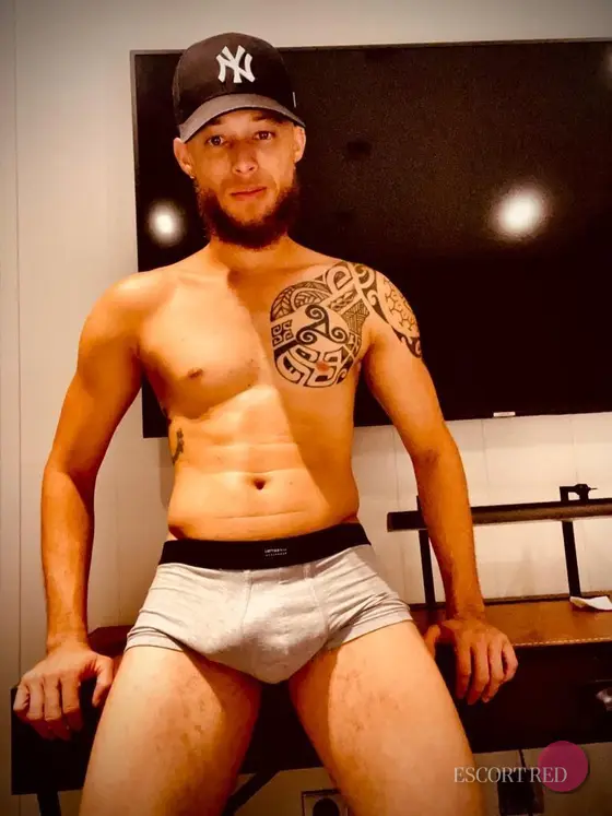 Sergio, Brazilian male escort in Bangkok — photo 6