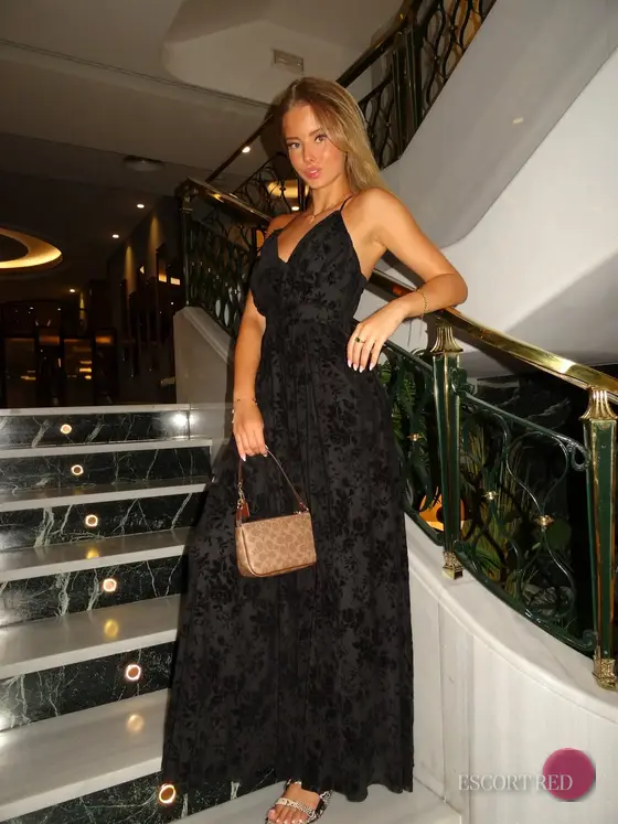 Shira, French escort in Bangkok — photo 4