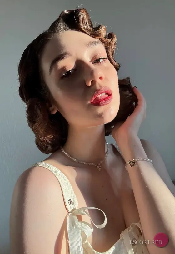 Shura, French escort in Tokyo — photo 4