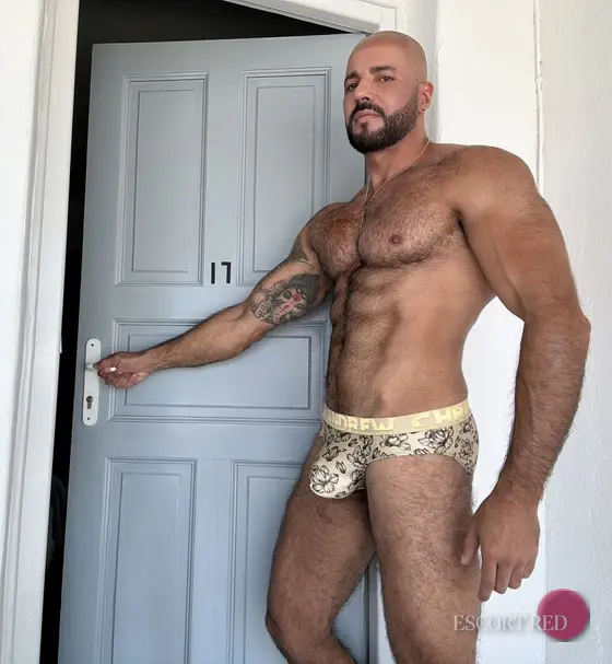 Sultan, British male escort in Bangkok — photo 4