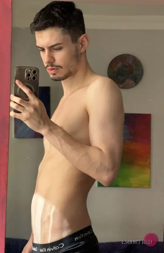 Tarik, British male escort in Bangkok — photo 6