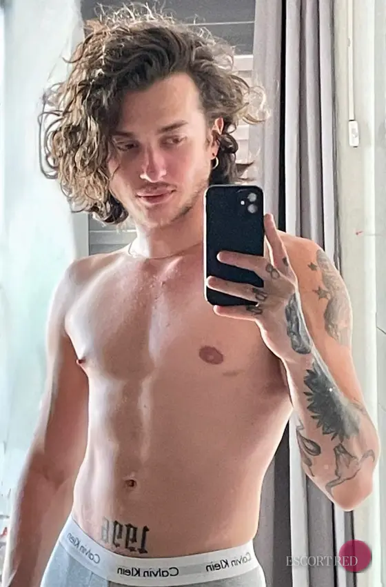 Tate, Brazilian male escort in Bangkok — photo 4