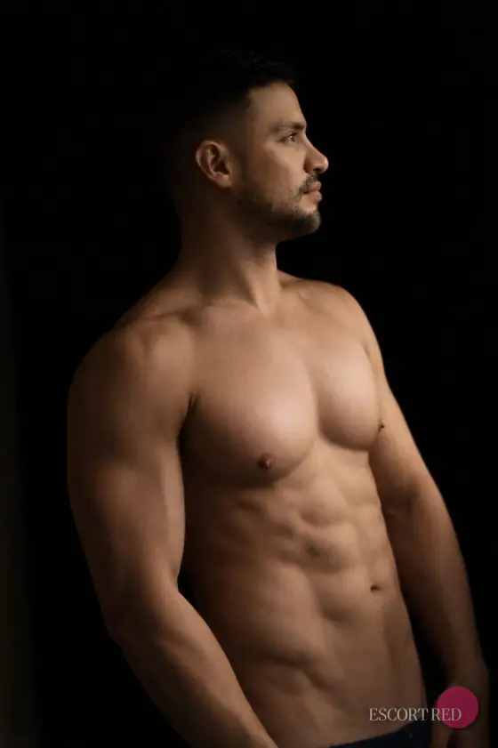 Thiago, Brazilian male escort in Tokyo — photo 5