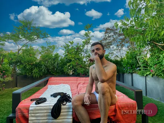 Thom, British male escort in Macau — photo 4