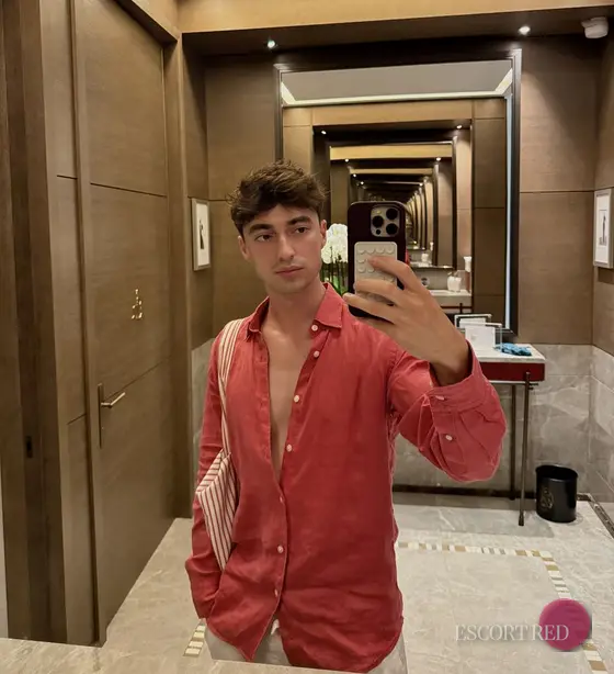 Tom, Russian male escort in Bangkok