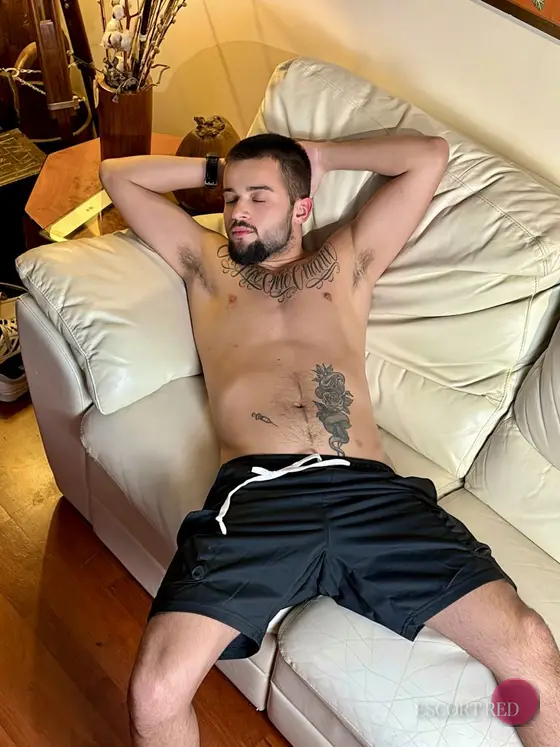 Travis, Russian male escort in Hong Kong — photo 4