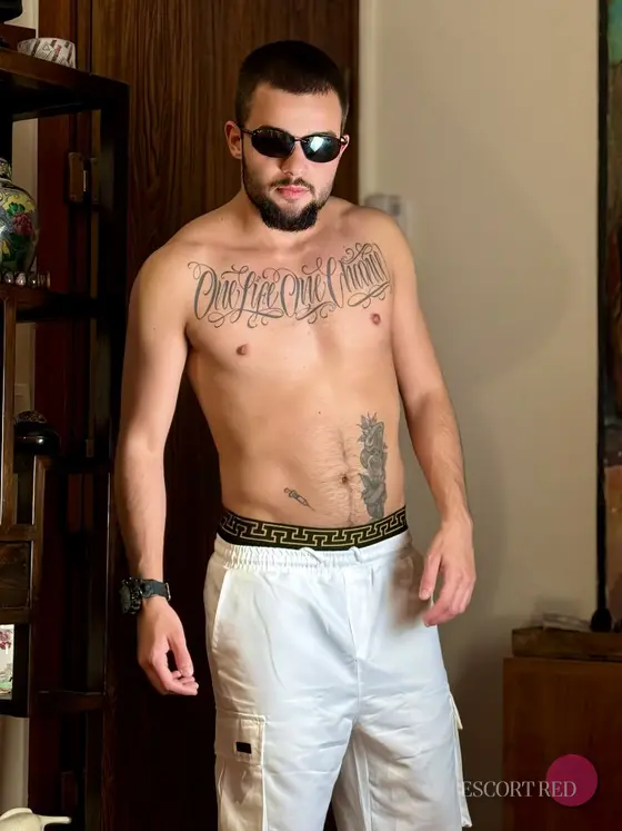 Travis, Russian male escort in Hong Kong — photo 6