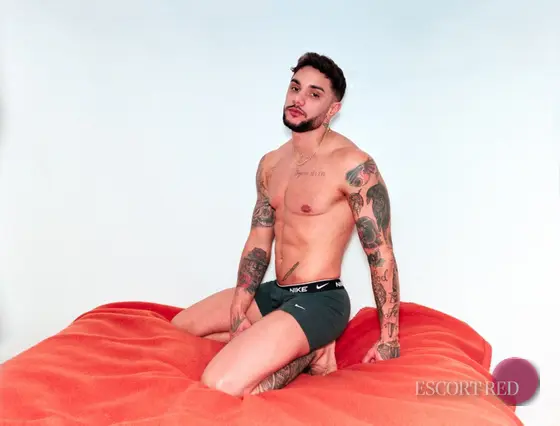 Tristan, British male escort in Macau