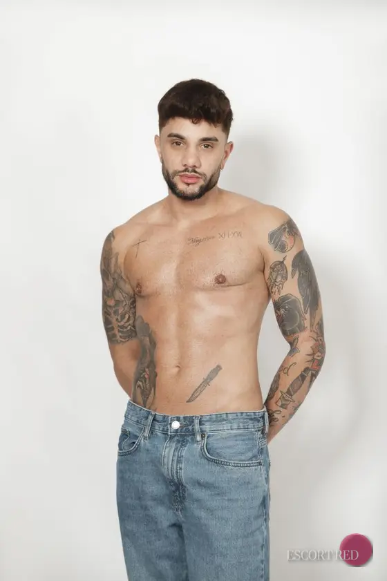 Tristan, British male escort in Macau — photo 5