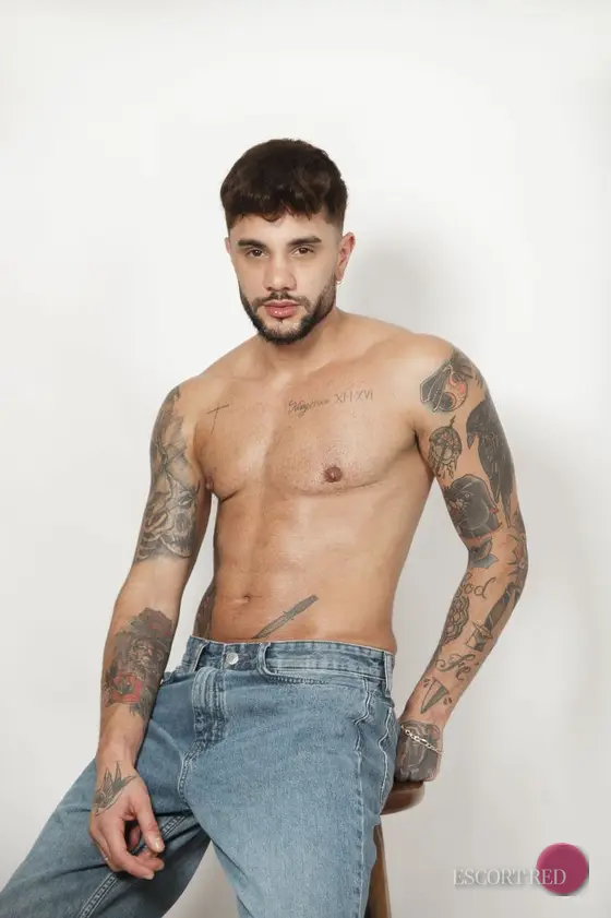 Tristan, British male escort in Macau — photo 6