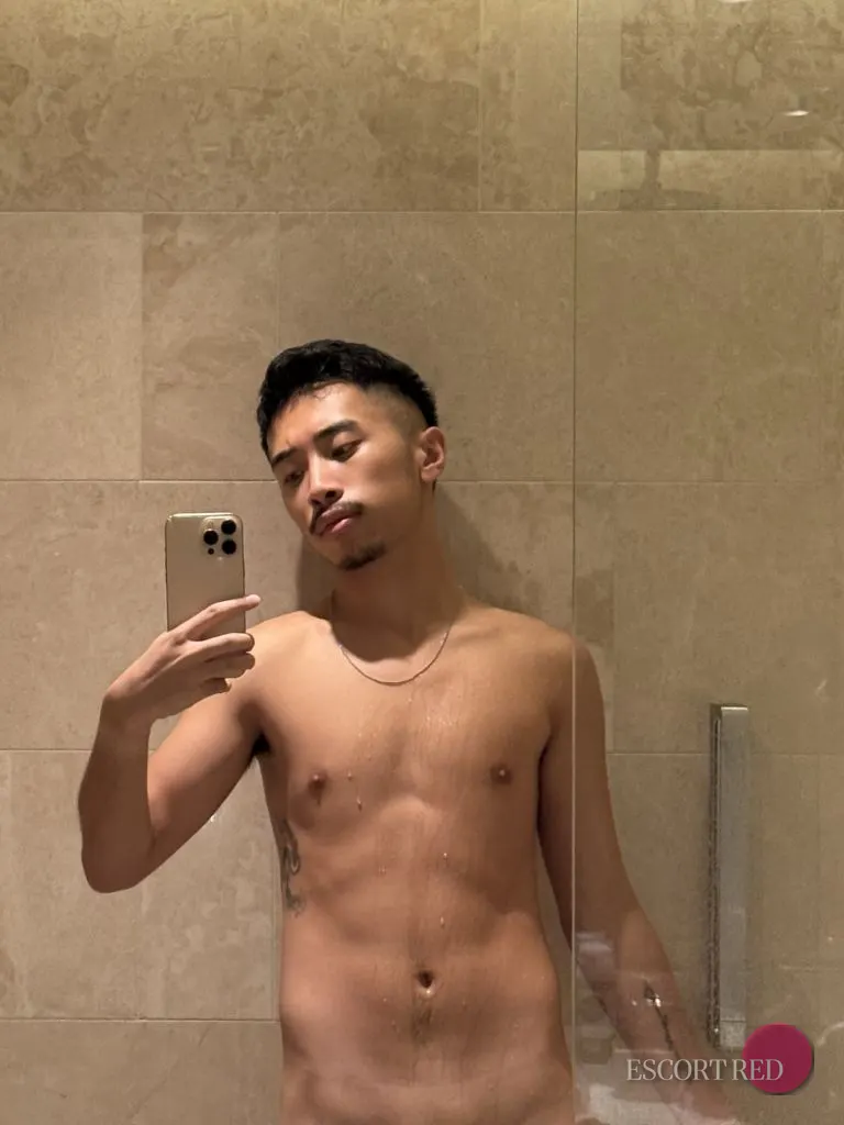 Tyson, Chinese male escort in Macau
