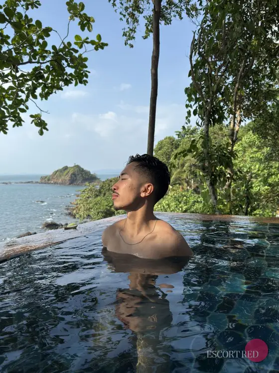 Tyson, Chinese male escort in Macau — photo 4
