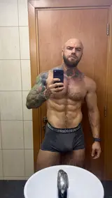 Valdemar, British male escort in Hong Kong — photo 4