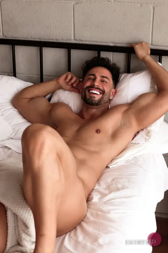 Valls, Brazilian male escort in Macau