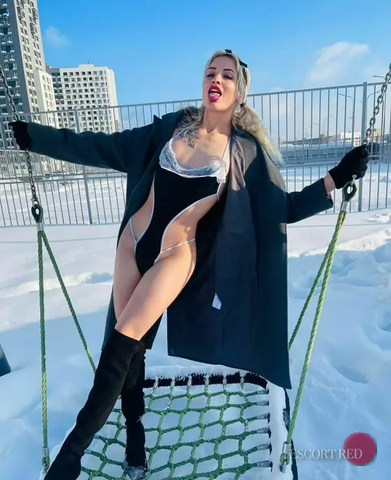 Vaneza, Brazilian trans escort in Tokyo — photo 3