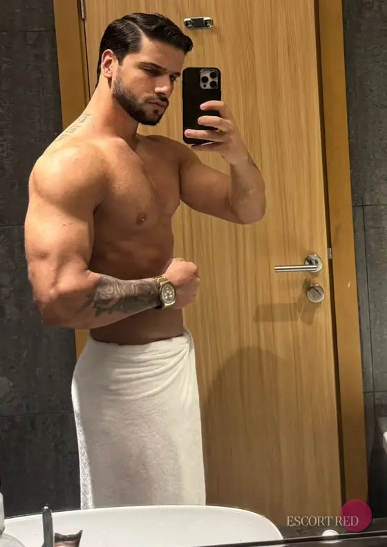 Vendome, British male escort in Hong Kong