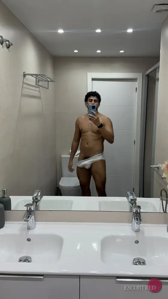 Vergon, Brazilian male escort in Bangkok — photo 5