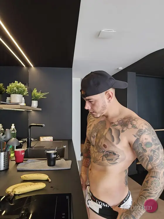 Vick, British male escort in Bangkok