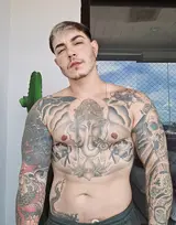Vick, British male escort in Bangkok — photo 3
