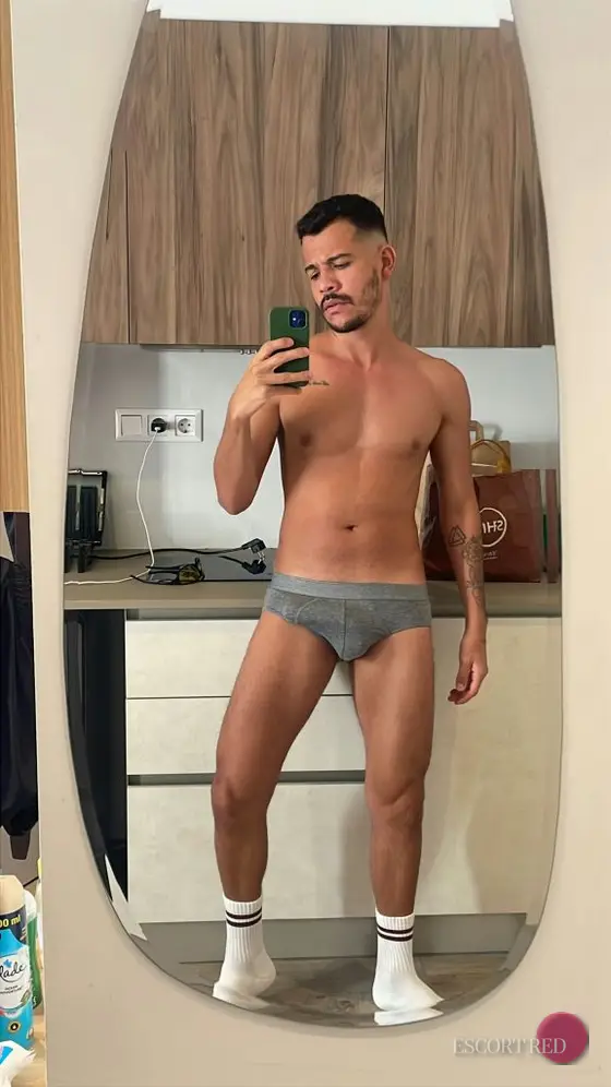 Victor, Brazilian male escort in Tokyo