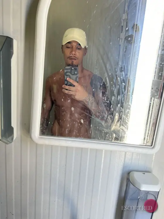 Vinicius, Brazilian male escort in Tokyo — photo 6