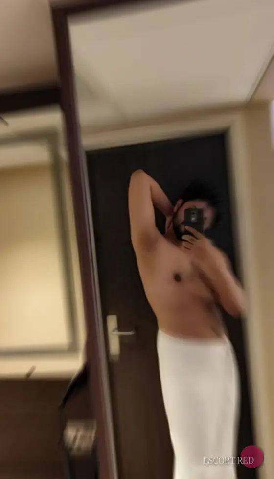 Vivek, Indian male escort in Tokyo — photo 3