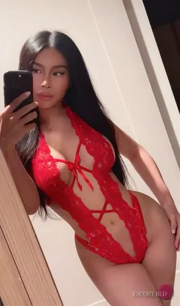 Vivi, Indian trans escort in Macau
