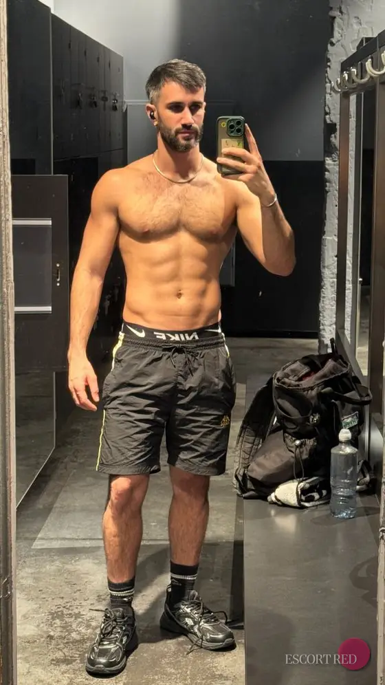 Vizallati, British male escort in Hong Kong — photo 5