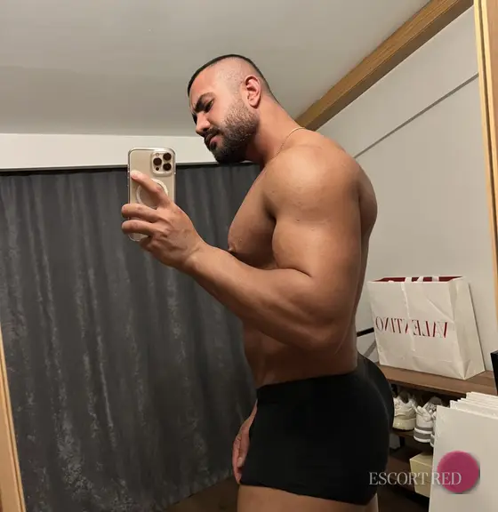 Vulcan, Chinese male escort in Macau